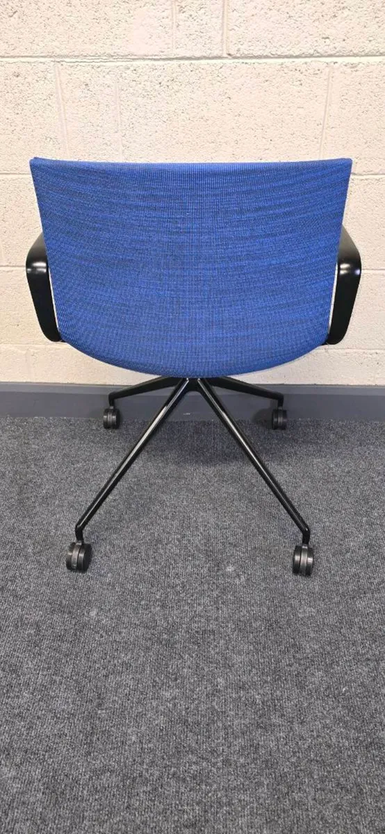 Catifa Up chairs x 30 - Image 4