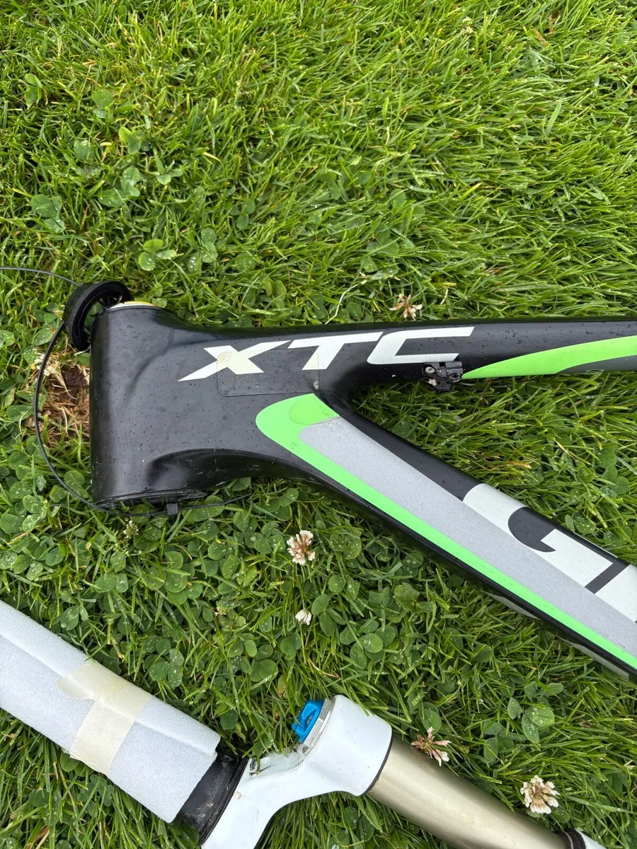 Giant XTC Advanced 29 Carbon Frame & Fork - Image 2