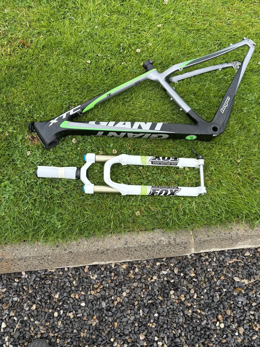 Giant XTC Advanced 29 Carbon Frame & Fork - Image 1