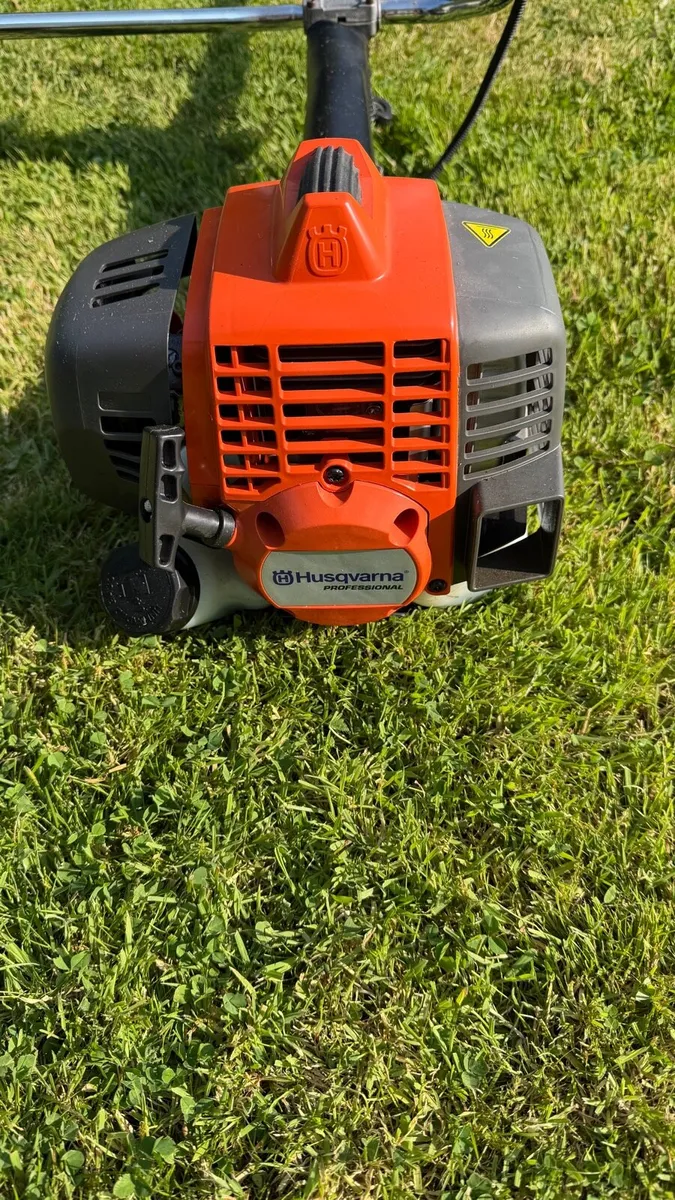 Husqvarna 543rs strimmer brush cutter very low hrs - Image 2