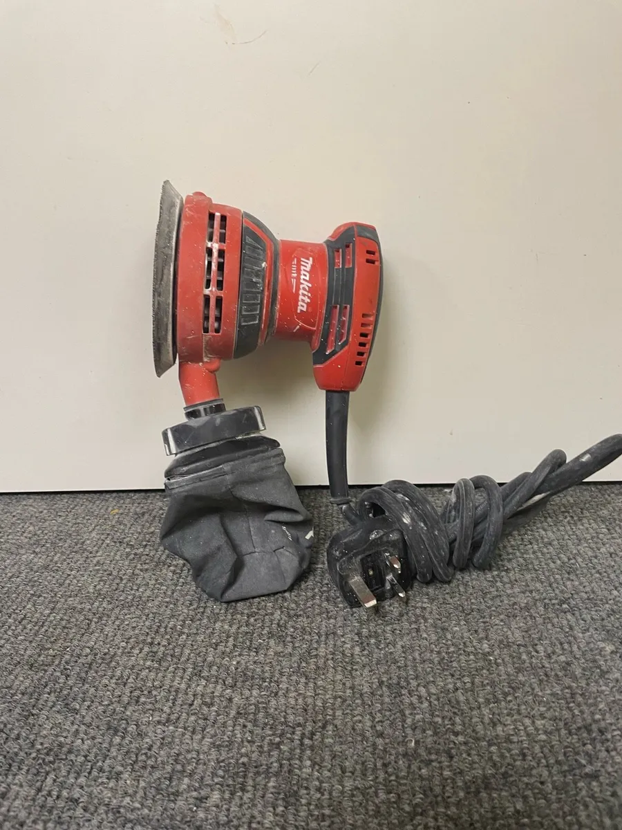 Makita Electric Random Orbit Sander M9204 - Image 2