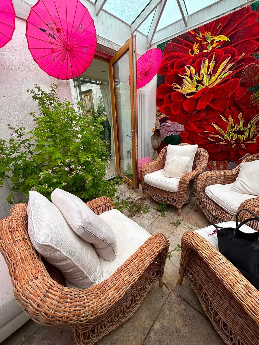 Beautiful antique wicker furniture - Image 1