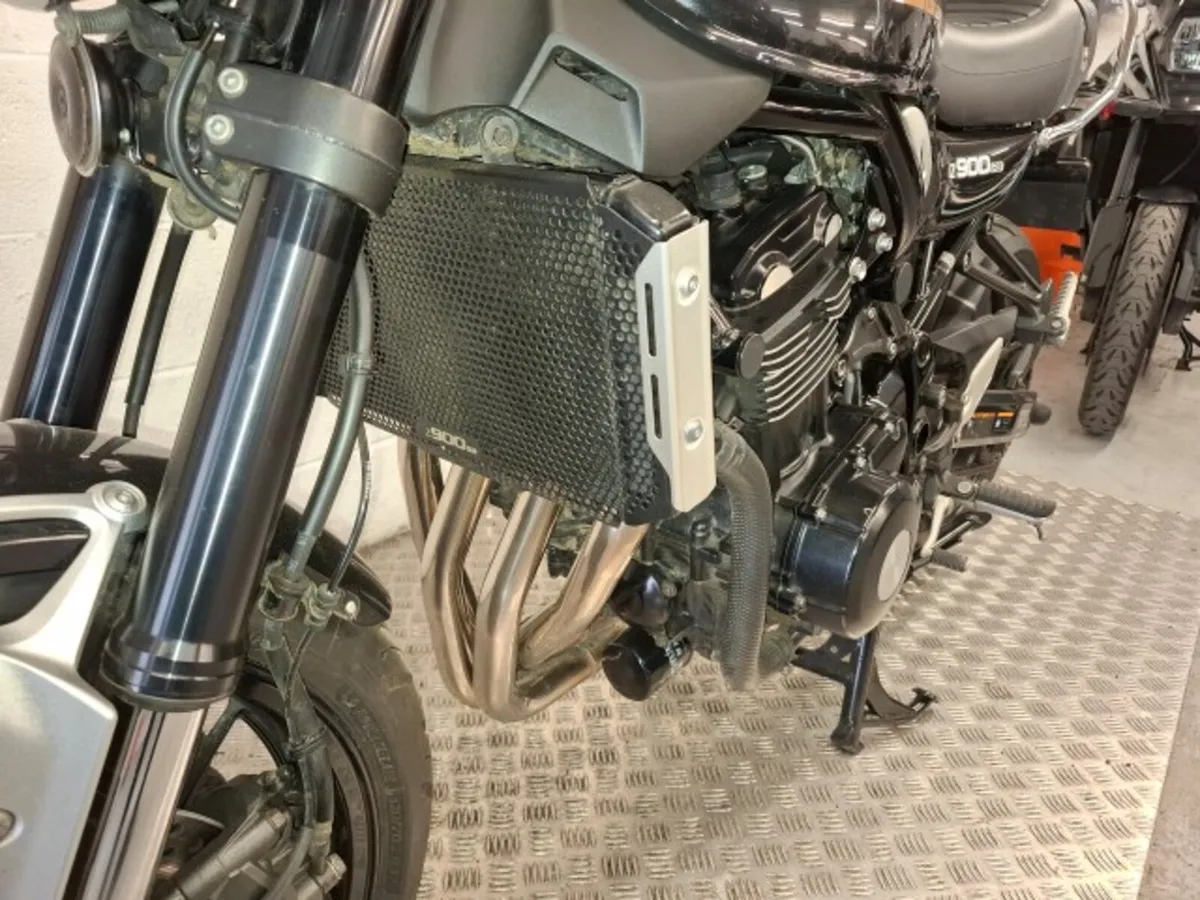 Kawasaki Z900RS 2018 - Image 3
