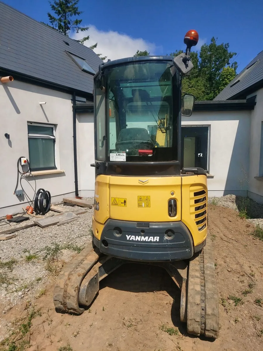 Mini digger - Image 1