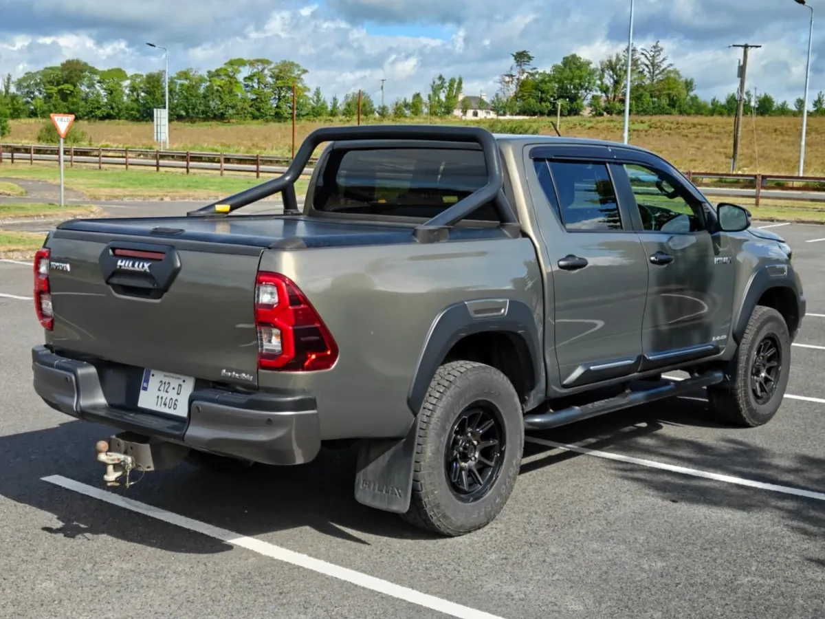 Toyota Hilux 2021 - Image 4