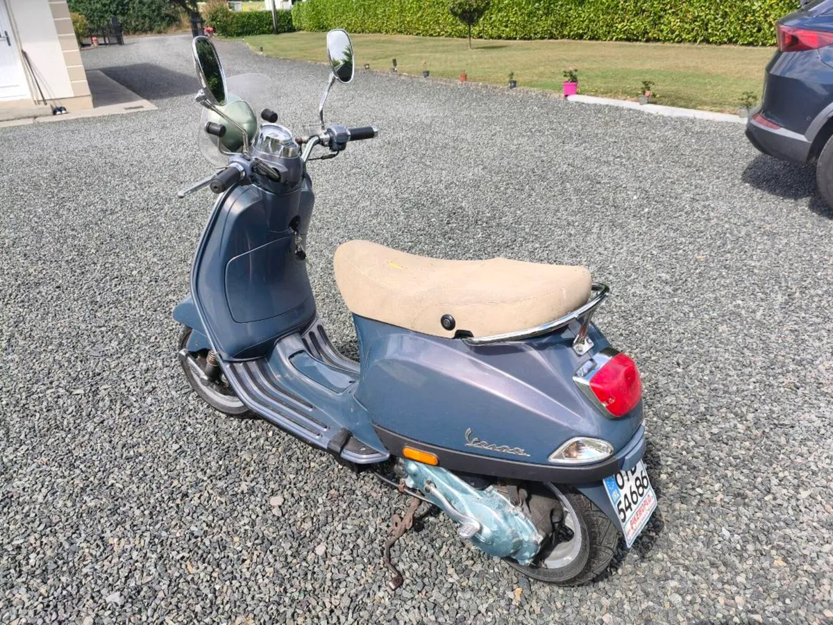 Vespa 50cc - Image 1