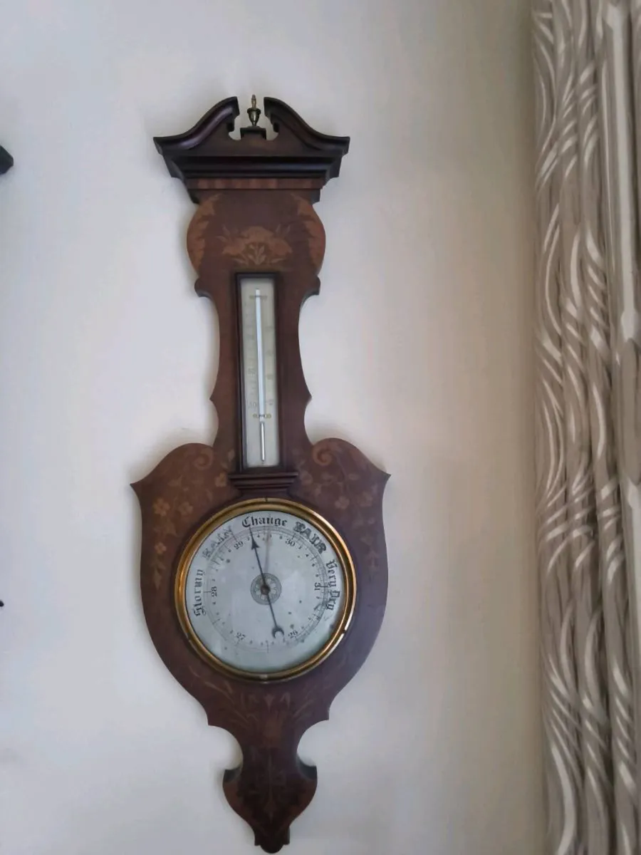 ANTIQUE BAROMETER.