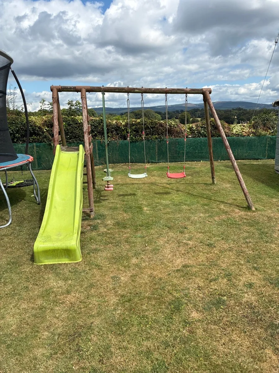 Children’s swing set - Image 1
