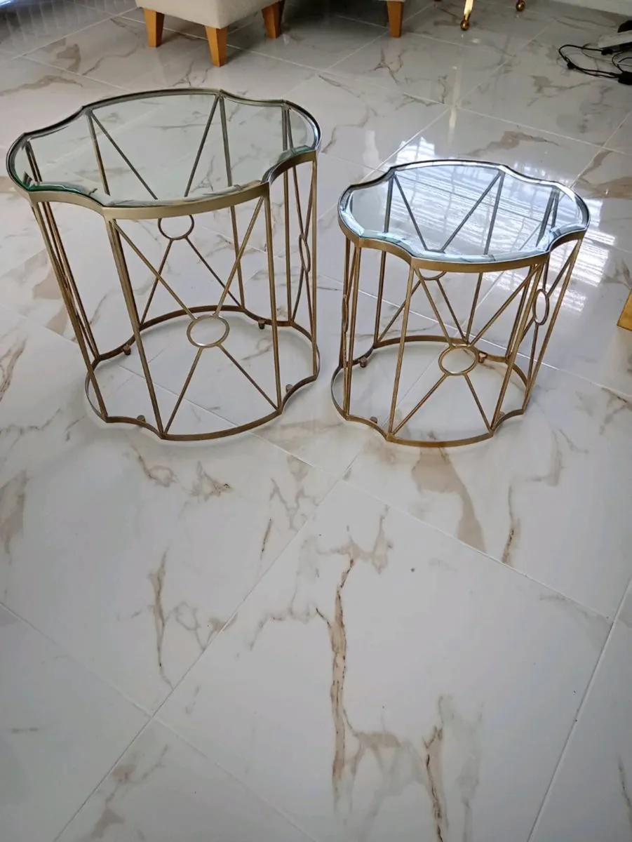 Pair of occasional tables - Image 1