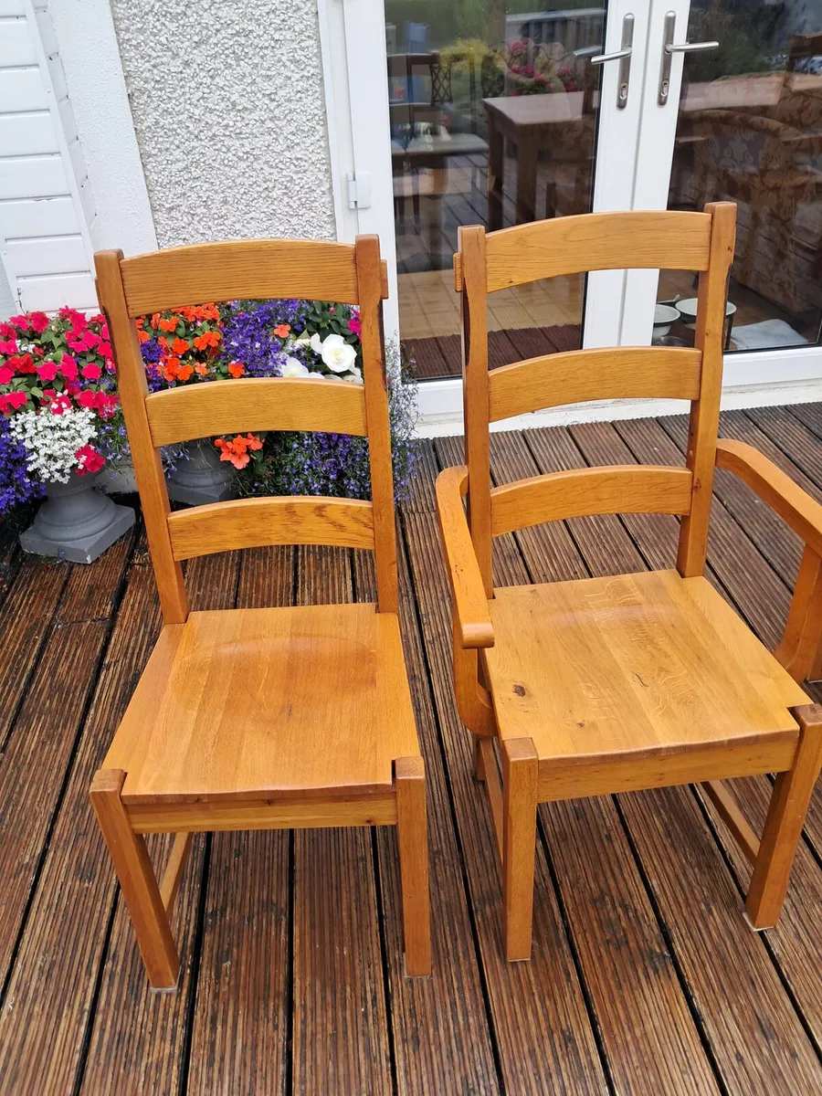 Kitchen table and chairs - Image 2
