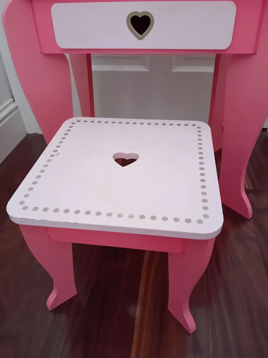 Girls wooden vanity table & stool - Image 3