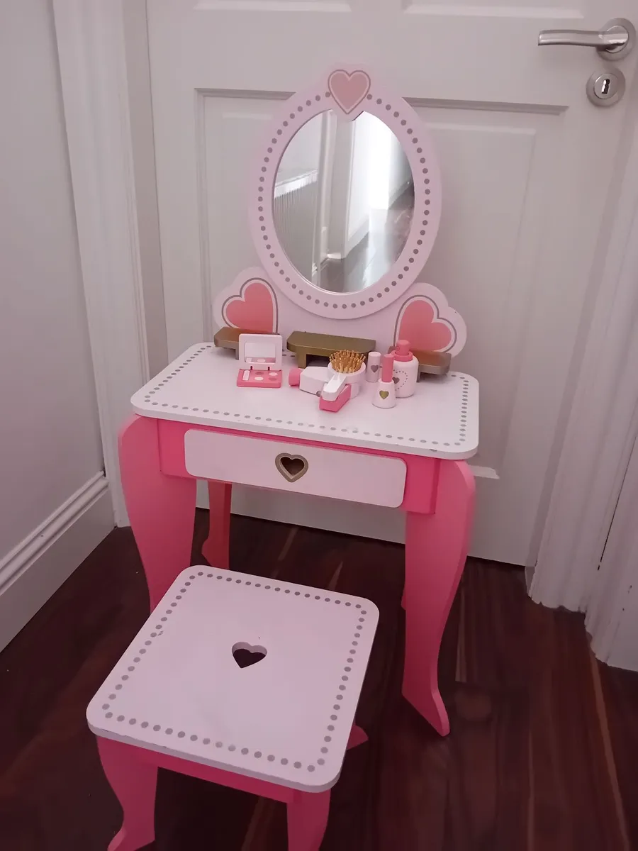 Girls wooden vanity table & stool - Image 1