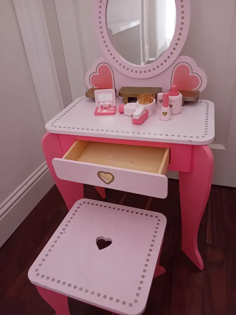 Girls wooden vanity table & stool - Image 4