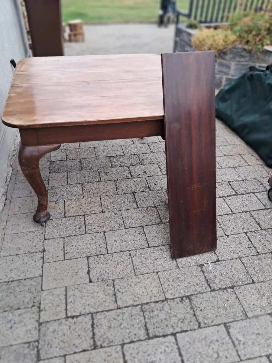 Dining room table - Image 2