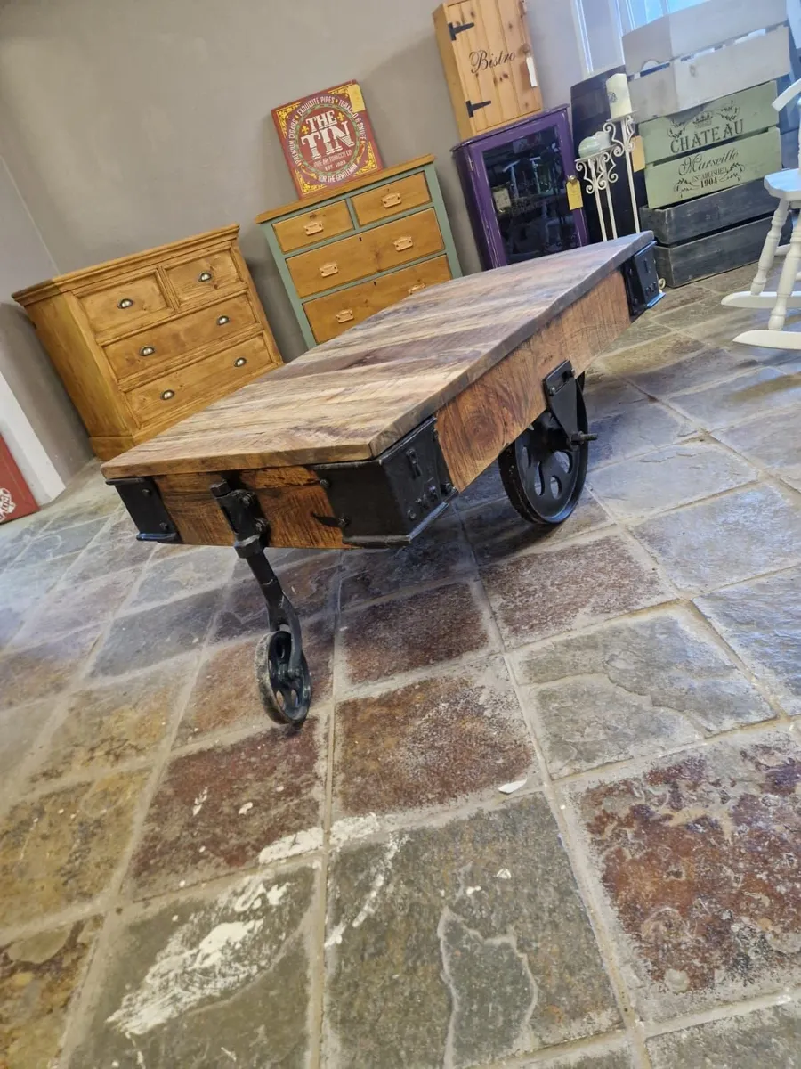 Victorian style railway trolley, coffee table - Image 1