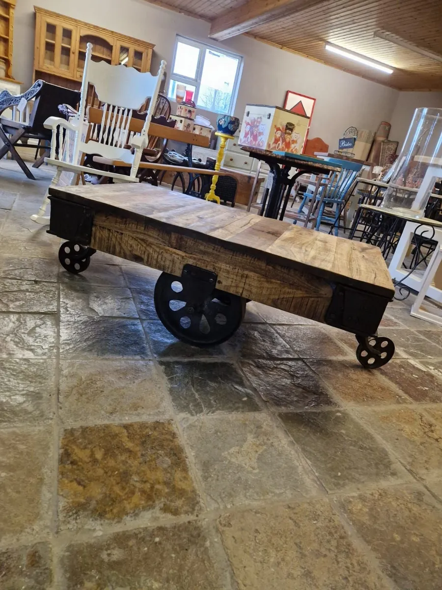 Victorian style railway trolley, coffee table - Image 4