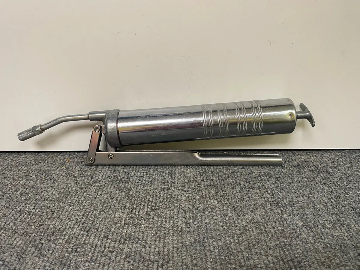 Metal Grease Gun - Image 1