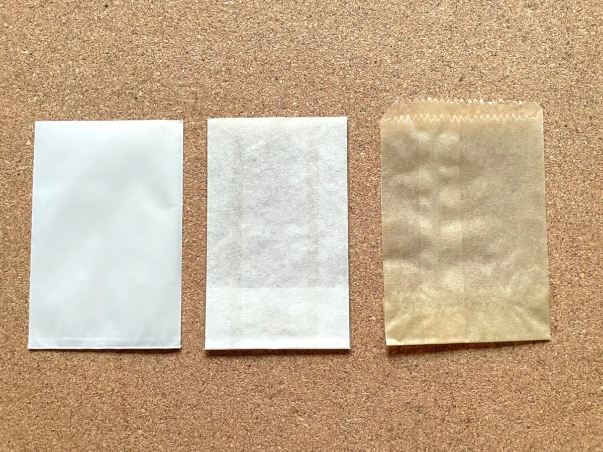 Paper/plastic bags to sort/store stamps etc. - Image 4