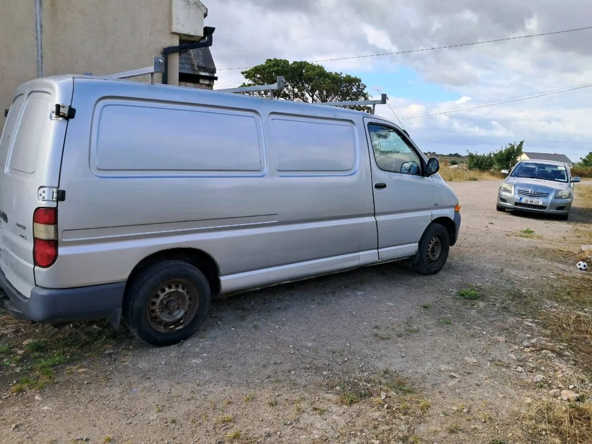 Toyota hiace - Image 2
