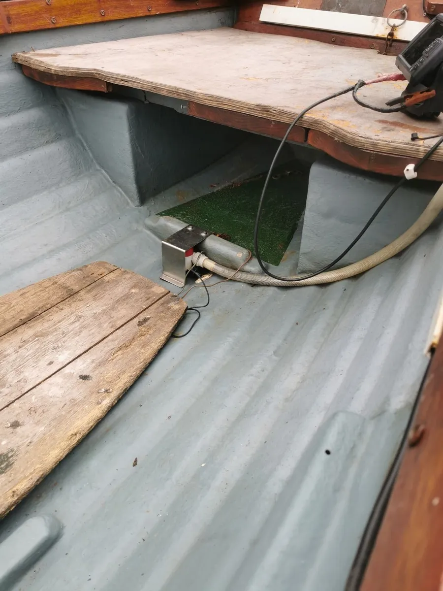19ft boat - Image 2
