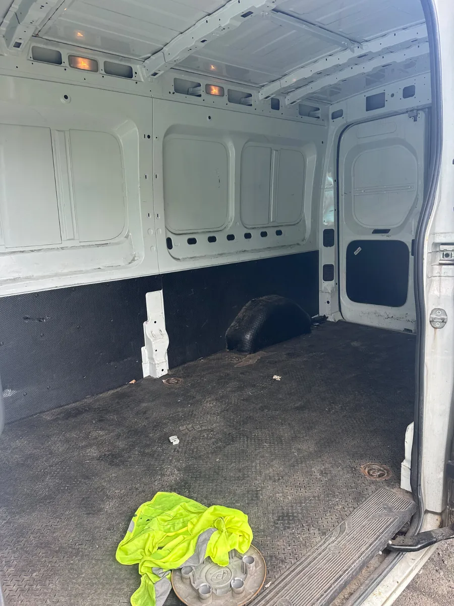 Maxus DELIVER 9 2022 DOE 01/27 - Image 4