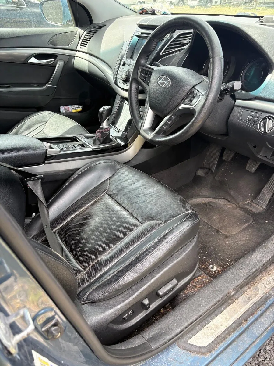 2011 Hyundai I40,2011 Audi A4,2008 Toyota Rav4 - Image 2
