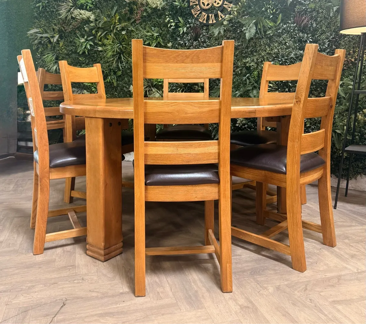 Round Danube oak kitchen table with 6 chairs - Image 1