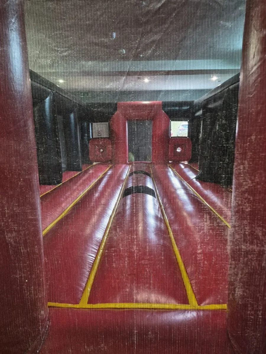 Inflatable bouncy castle - Image 1