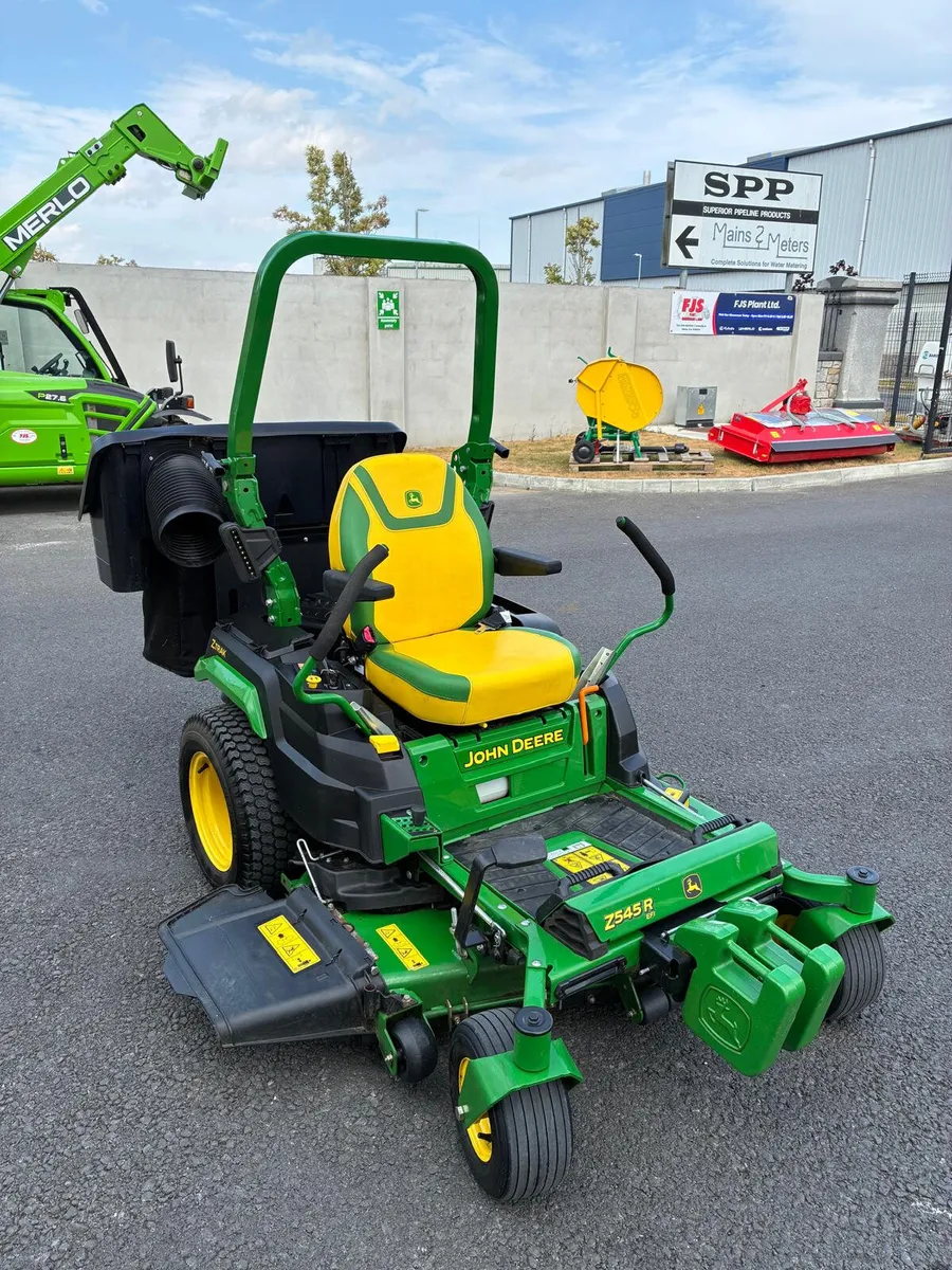 John Deere Z545R Zero Turn Mower - Image 3