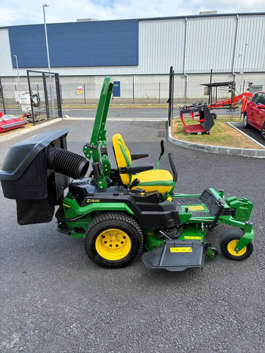 John Deere Z545R Zero Turn Mower - Image 1