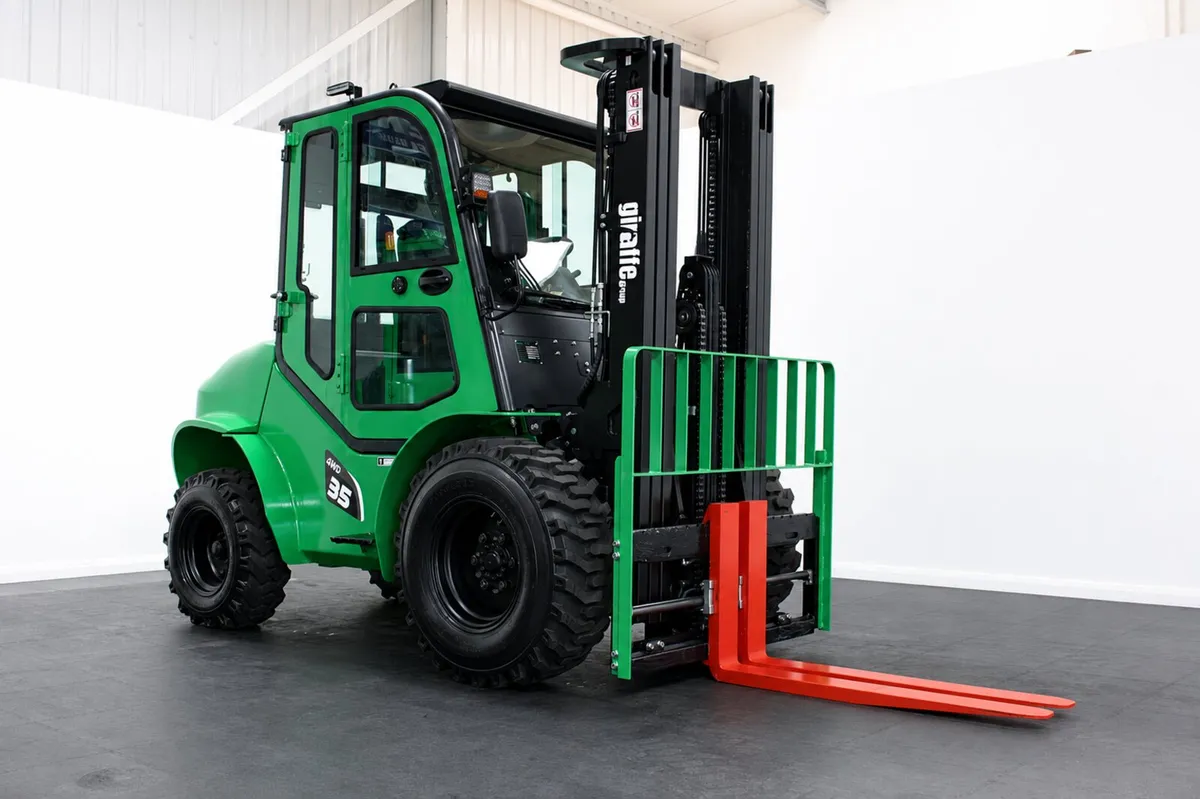 giraffe CPCD35-4WD - Rough Terrain Forklift - Image 4