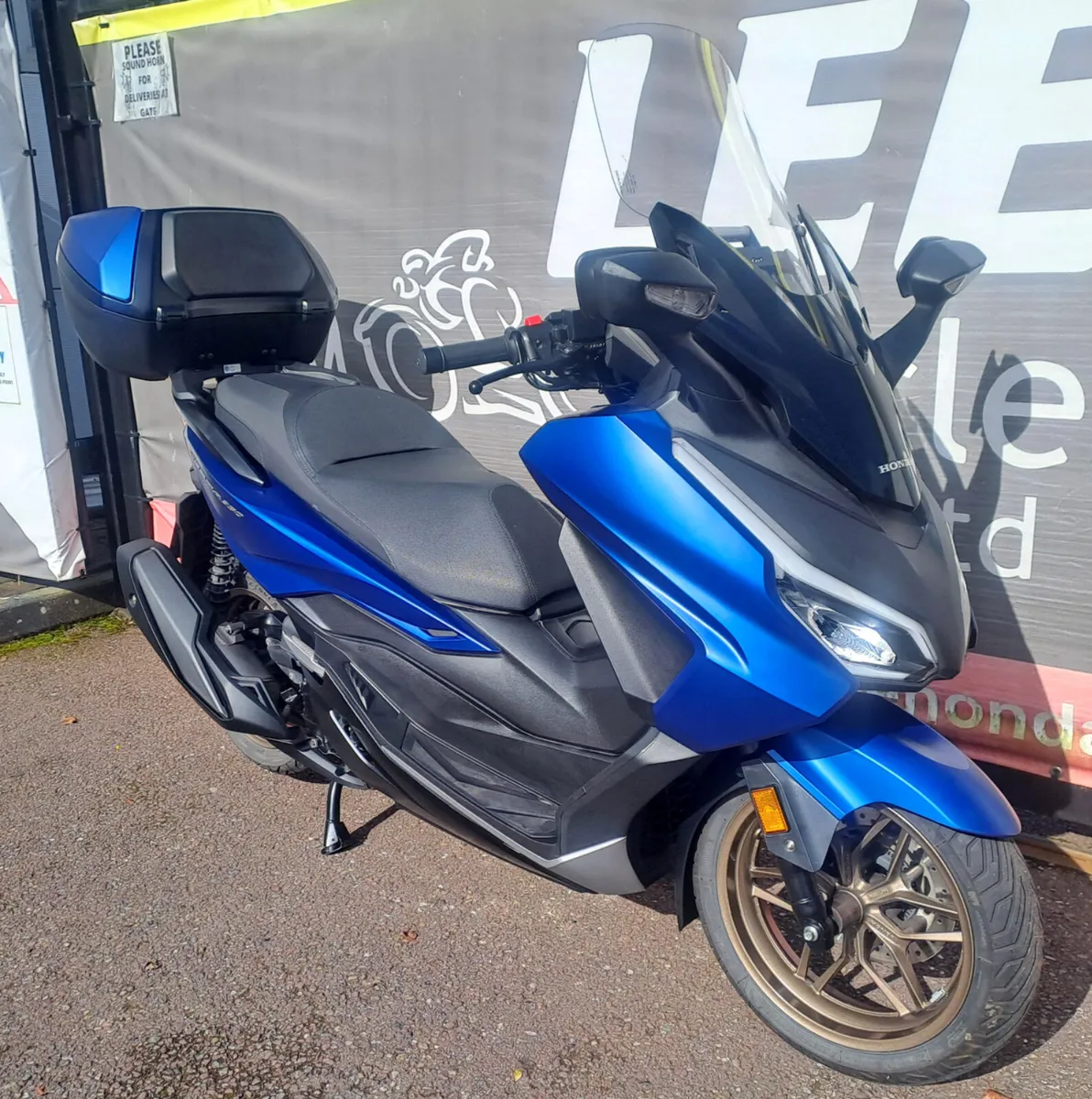 2023 Honda Forza 350 - Image 2