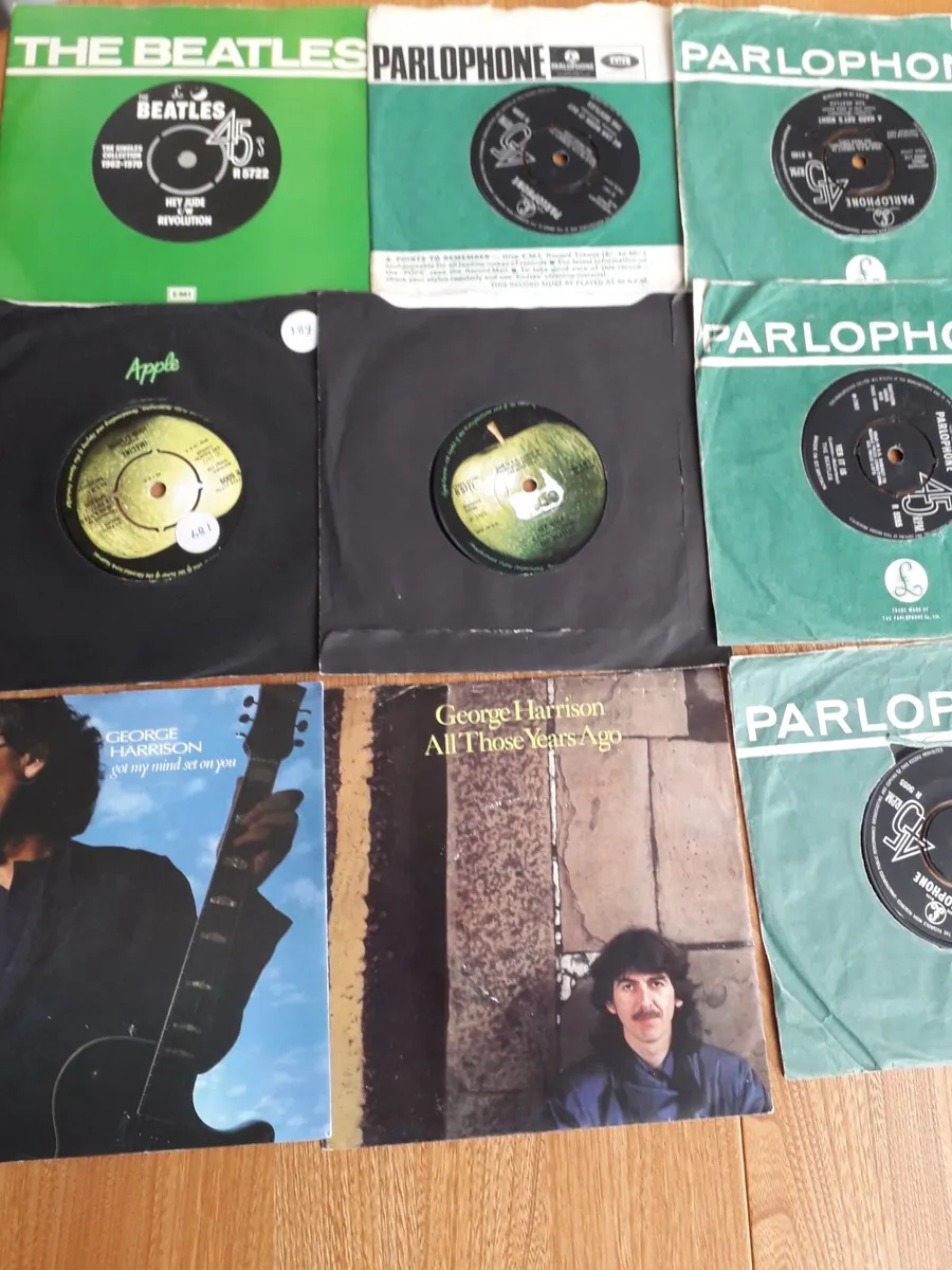 47 x Vinyl 7'' Singles - Beatles America  Doobies - Image 1
