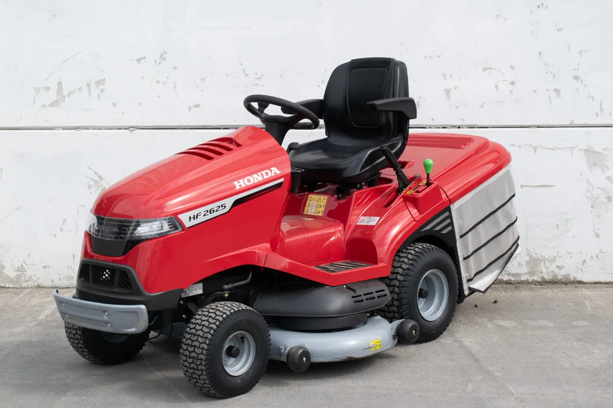Honda HF2625 Lawnmower - Image 2