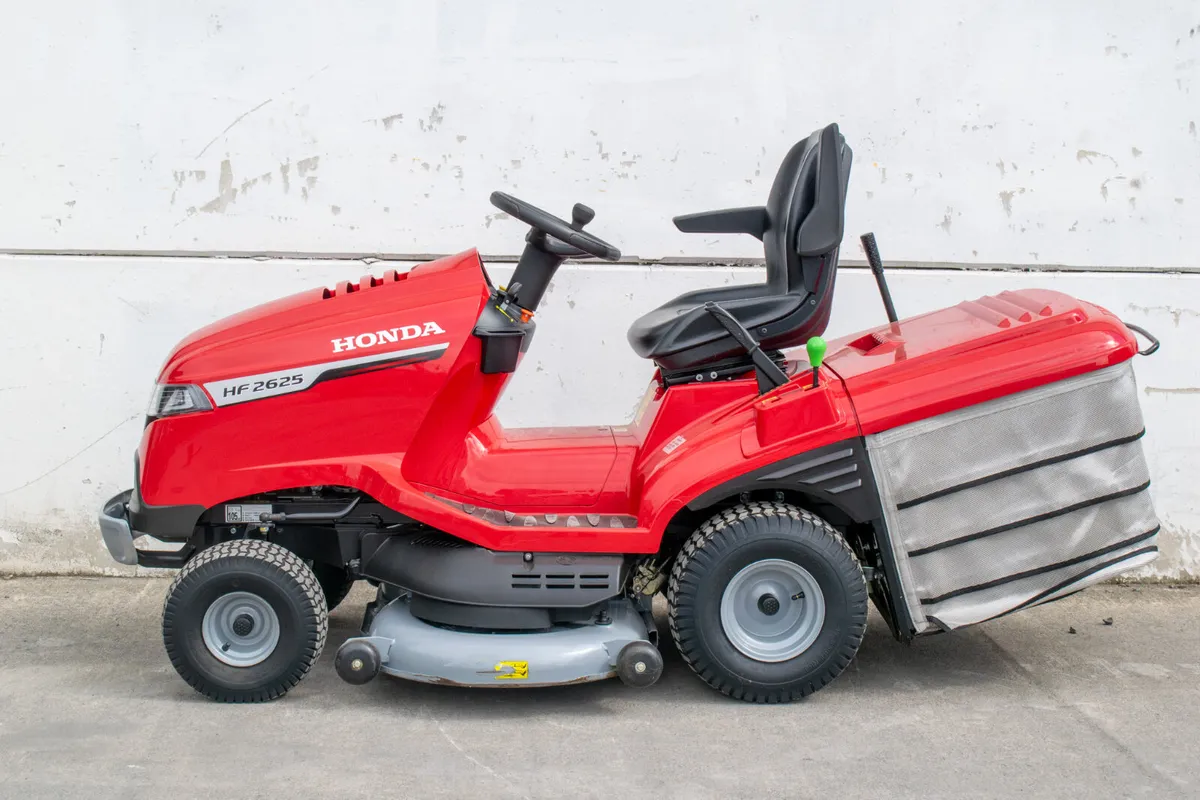 Honda HF2625 Lawnmower - Image 3