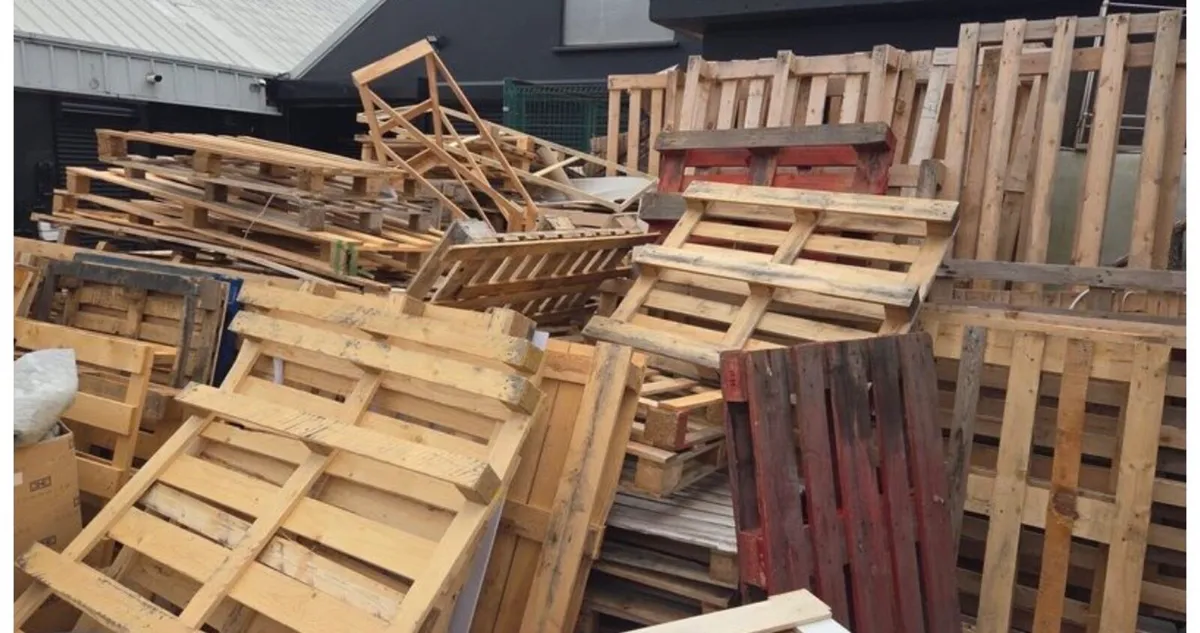 Free pallets . Free to make furniture - Image 1