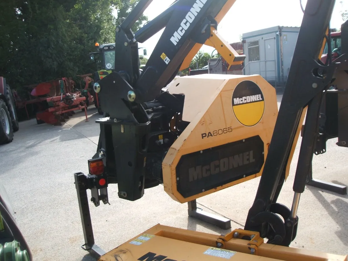 2015 McConnel PA6065 hedge cutter - Image 4