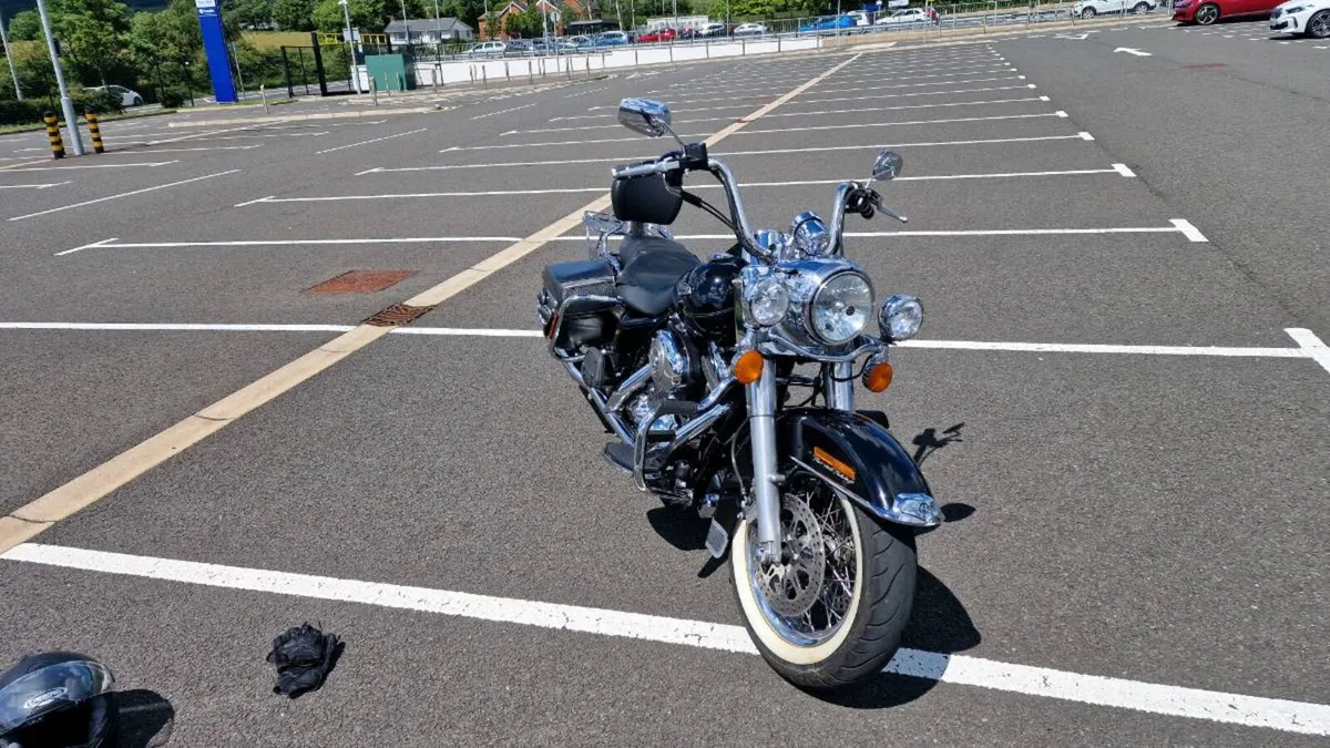 Harley Davidson Road King Classic - Image 3