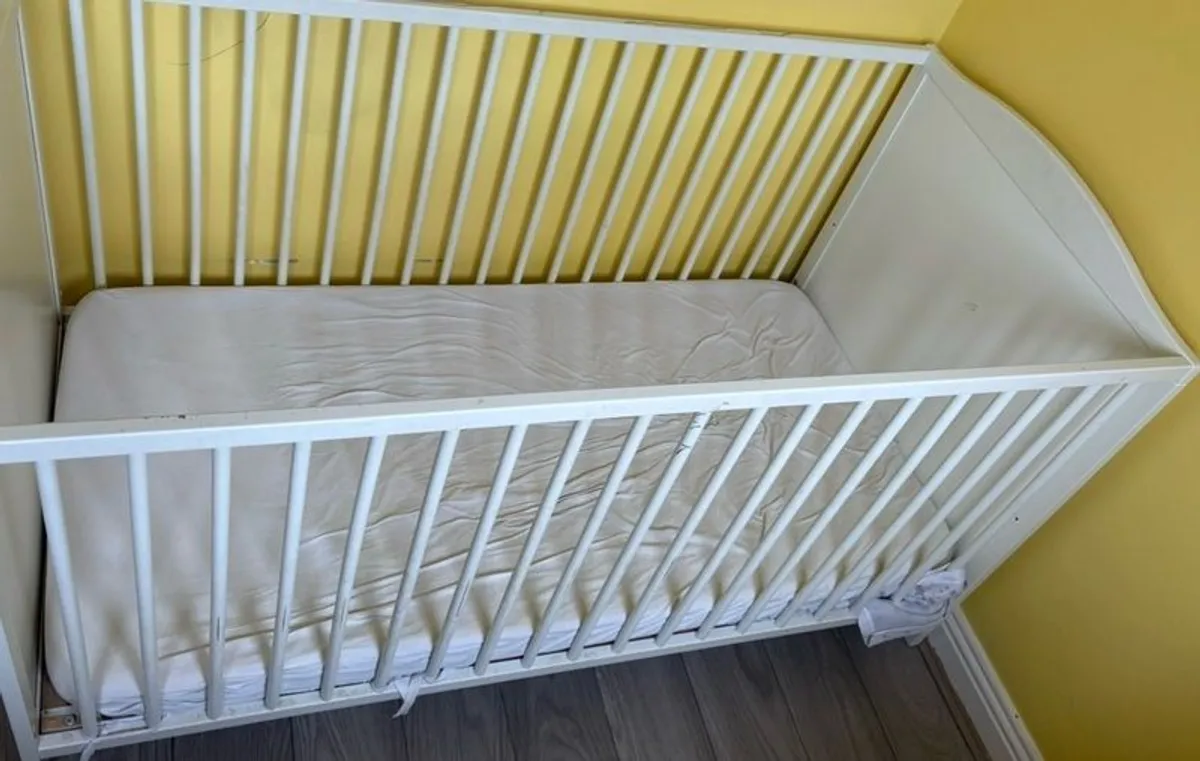 Baby cot bed, changer unit and rocking chair bundle - Image 3