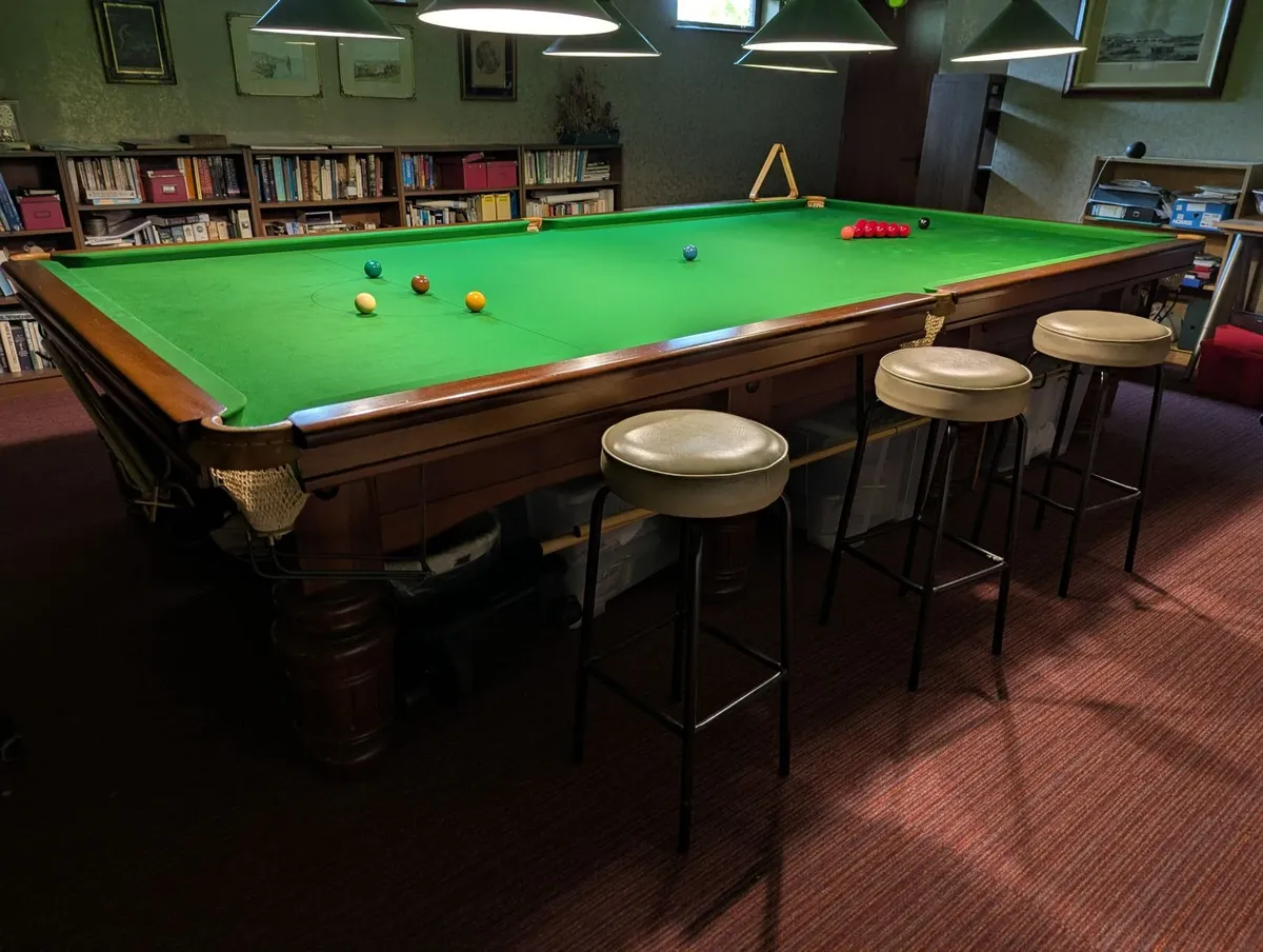 Exceptional Full size Mahogany Snooker Table - Image 4
