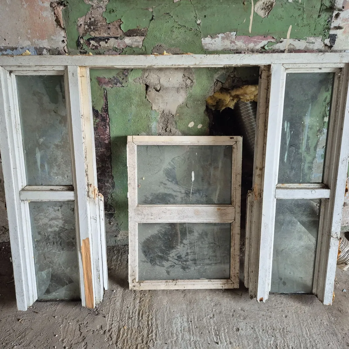 Old heritage sash windows (Non original) - Image 2