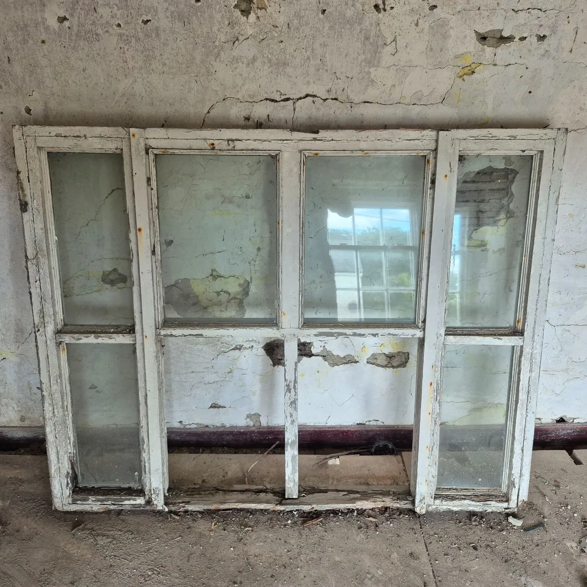Old heritage sash windows (Non original) - Image 3
