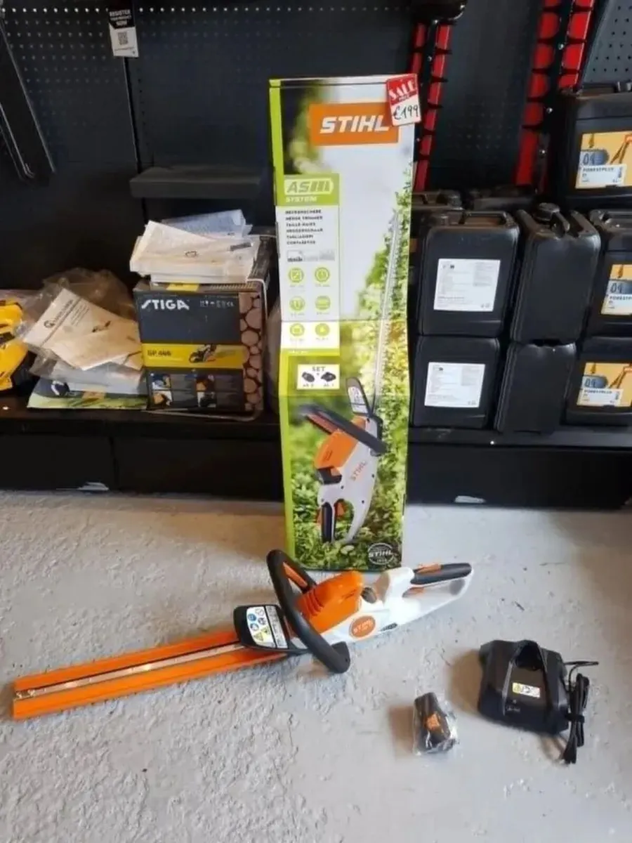 STIHL HSA 30 BATTERY HEDGETRIMMER SET - FOR SALE - Image 1