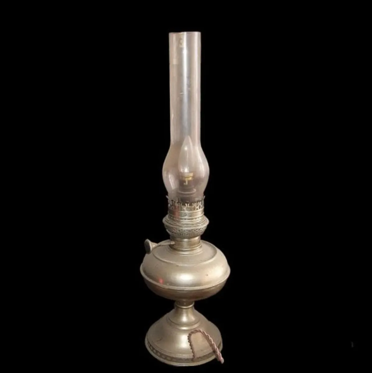 Antique Hurricane Oil Lamp - Image 4