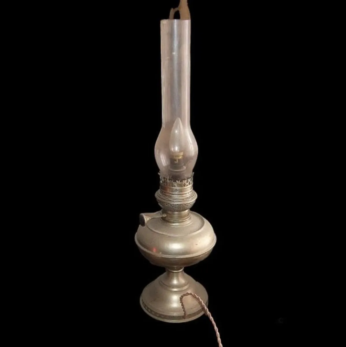 Antique Hurricane Oil Lamp - Image 2