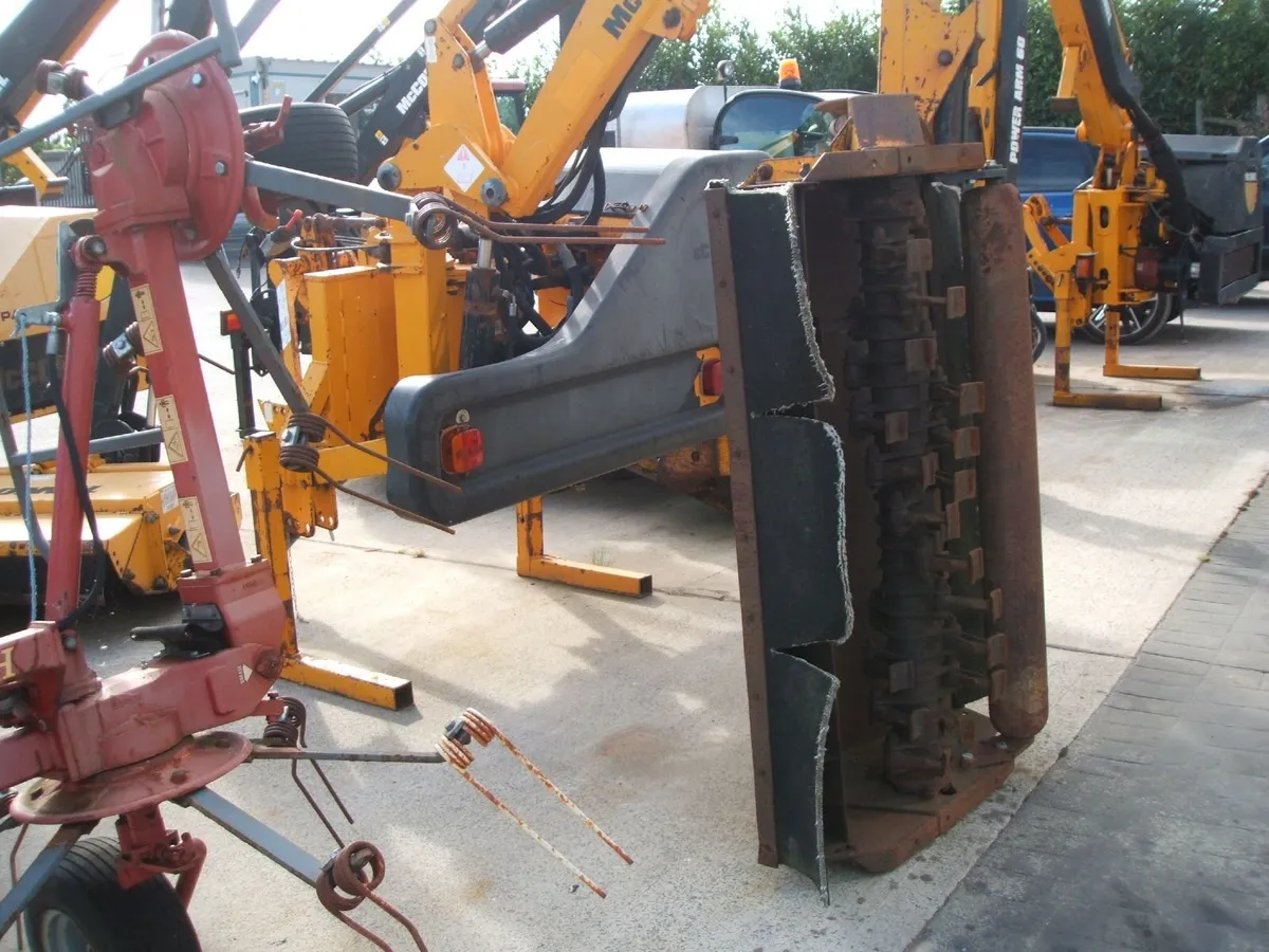 2005 McConnel PA52E hedge cutter - Image 3