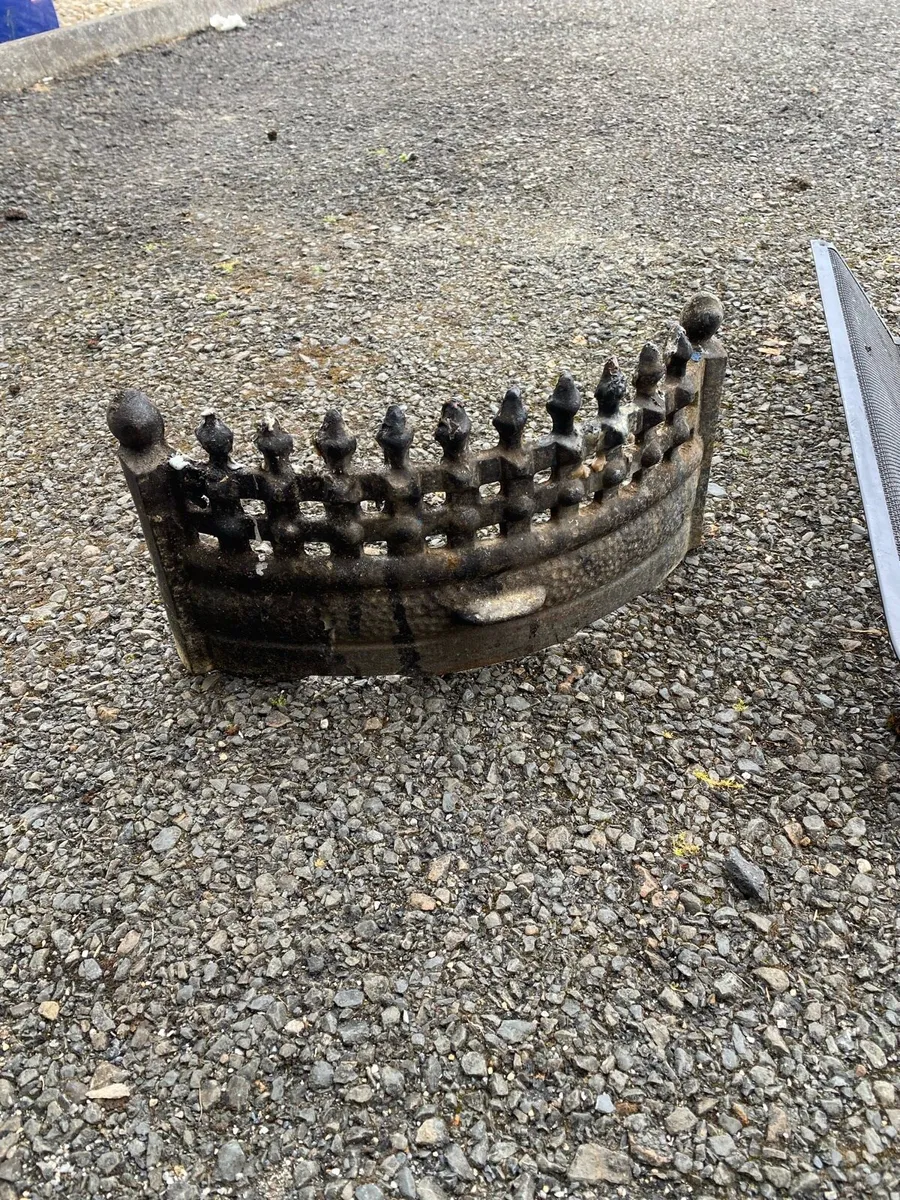 Fireplace Fire Grate, Fire Front & Spark Guard - Image 3