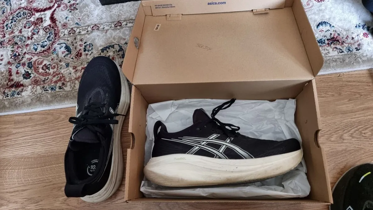 Asics Nimbus 27 Men UK 10.5 - Image 2