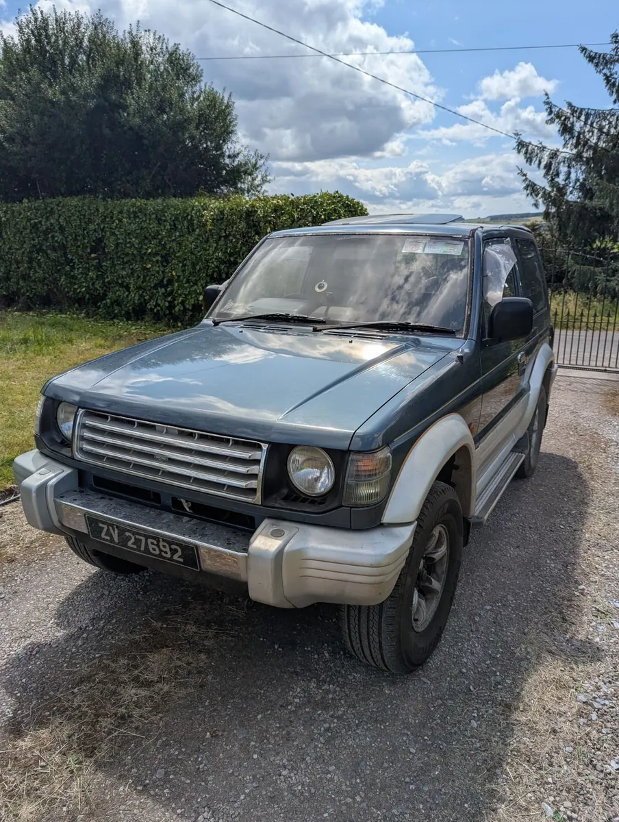 Mitsubishi Pajero 1991 - Image 2