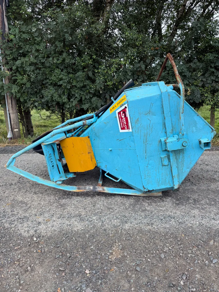 Concrete Skip - Image 2